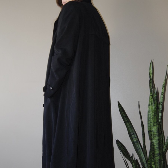 Black Cloak - Picture 3 of 6